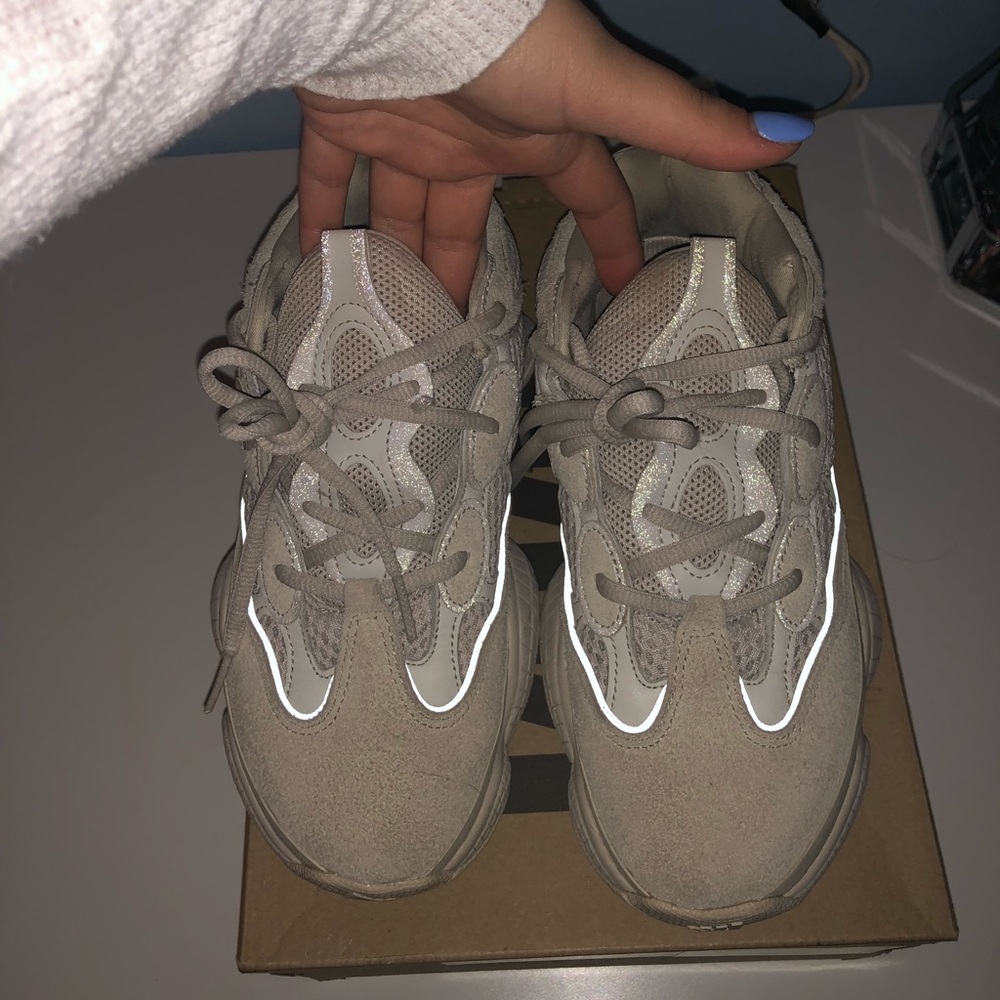 Yeezy 500 Blush size 5 in men’s fits woman 6.5-7